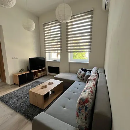 The Block - Free Parking *